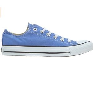 blue chuck taylors crip